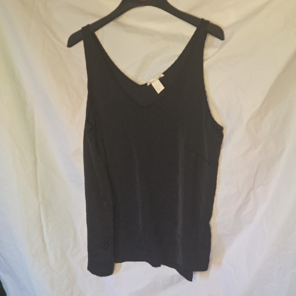 Chic Black V-Neck Tank Top